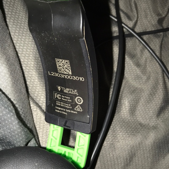 Turtle Beach Headphones with a mic - Picture 3 of 4